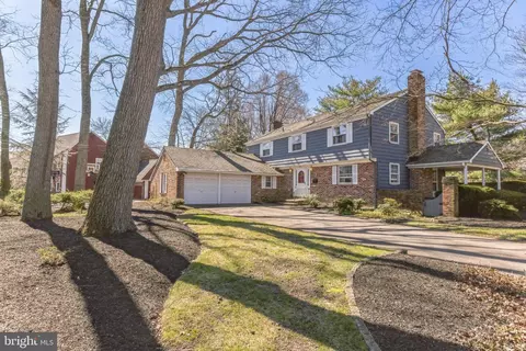215 Heritage Rd, Cherry Hill, NJ 08034