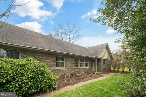 220 Oak Ave, Haddonfield, NJ 08033