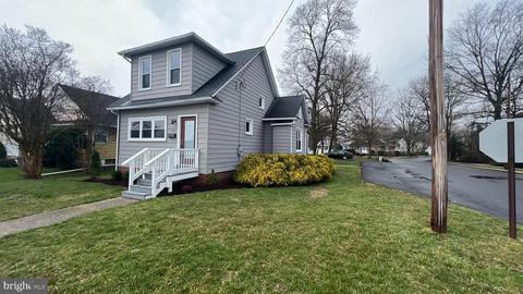 123 E Laurel Rd, Stratford, NJ 08084