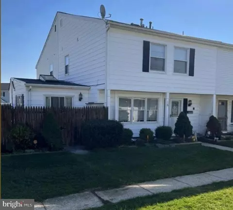 16 Langdon Ct, Sicklerville, NJ 08081