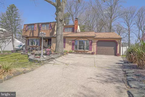 134 Lincoln Dr, Clementon, NJ 08021