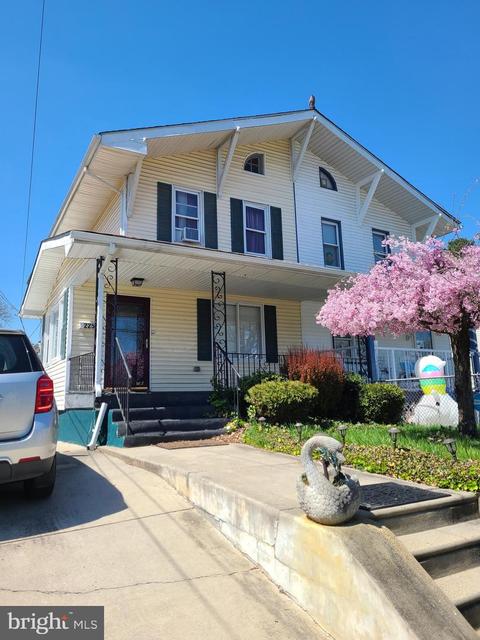 225 Evergreen Ave, Oaklyn, NJ 08107