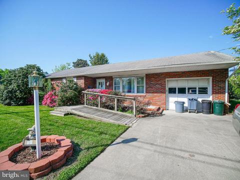64 N Cedar Ave, Bellmawr, NJ 08031
