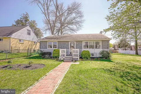 426 Roosevelt Ave, Glendora, NJ 08029