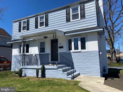 24 E Maiden Ln, Somerdale, NJ 08083