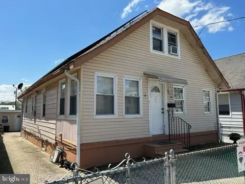 1121 N 31st St, Camden, NJ 08105