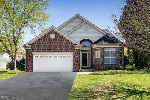 2 Kresson Ct, Berlin, NJ 08009