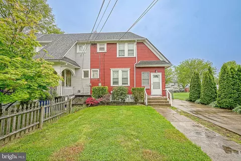 138 W Lincoln Ave, Magnolia, NJ 08049