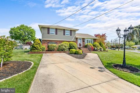 311 Pasadena Dr, Magnolia, NJ 08049