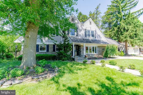 611 Crystal Lk, Haddonfield, NJ 08033