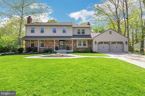 32 E Red Oak Dr, Voorhees, NJ 08043