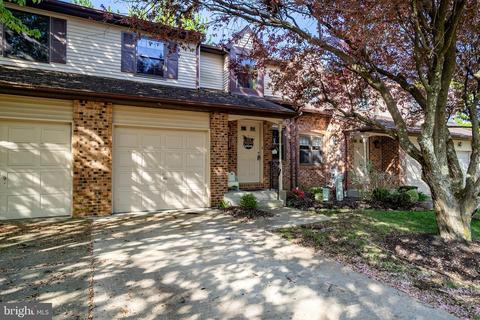 128 Greensward Ln, Cherry Hill, NJ 08002