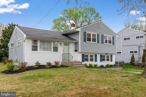 122 E Valleybrook Rd, Cherry Hill, NJ 08034