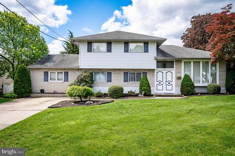 9 Stephen Dr, Glendora, NJ 08029