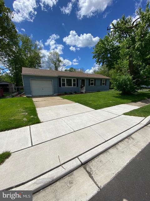 213 W Evergreen Ave, Somerdale, NJ 08083