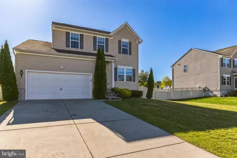 24 Serene Ln, Sicklerville, NJ 08081