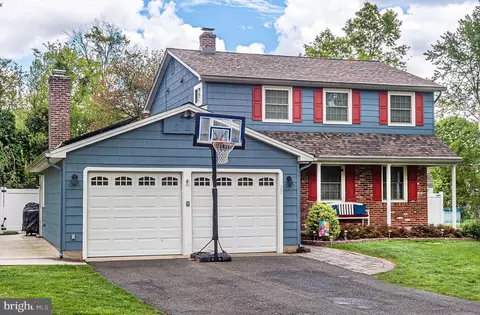 21 E Split Rock Dr, Cherry Hill, NJ 08003