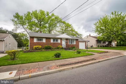 331 5th Ave, Bellmawr, NJ 08031