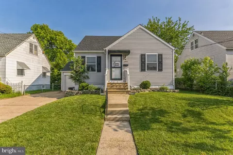 134 6th Ave, Mount Ephraim, NJ 08059
