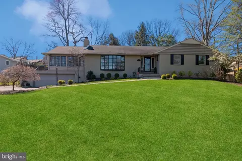230 S Park Dr, Collingswood, NJ 08108