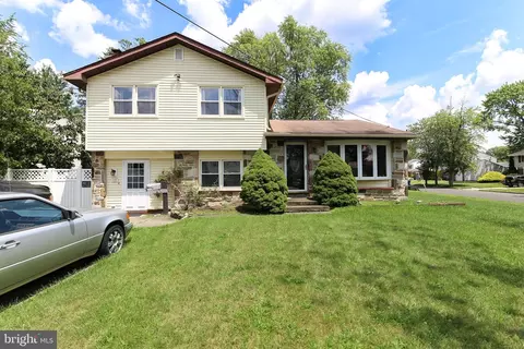 109 Surrey Rd, Voorhees, NJ 08043