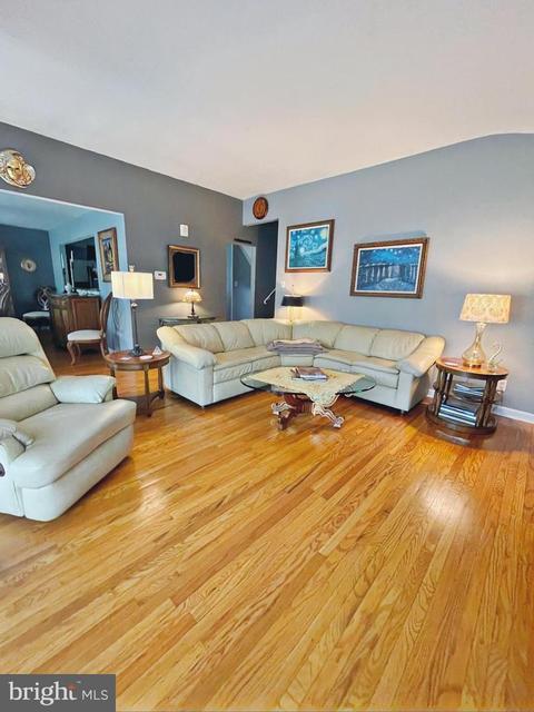 429 Fireside Ln, Cherry Hill, NJ 08003