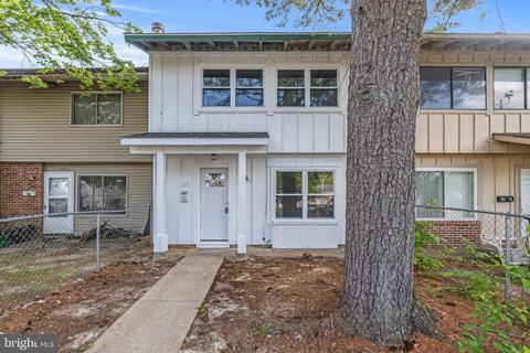 27 Medford Ct, Sicklerville, NJ 08081