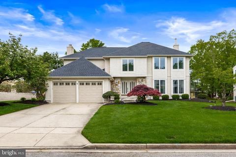 9 Fairhaven Ct, Cherry Hill, NJ 08003
