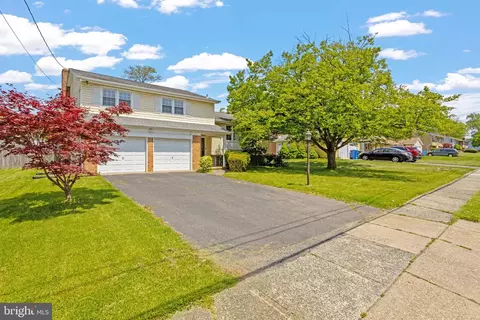 17 Regent Rd, Cherry Hill, NJ 08003