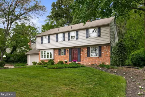368 Bortons Mill Rd, Cherry Hill, NJ 08034