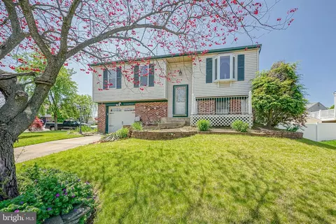 7850 Greenbrier Rd, Pennsauken, NJ 08109