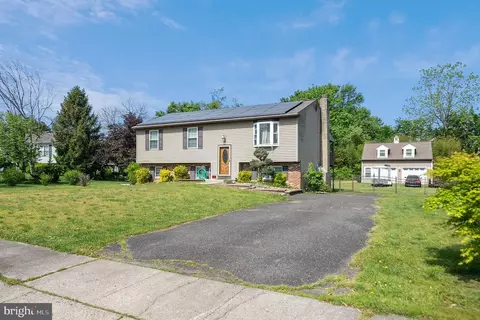 1705 Victoria Ln, Waterford Works, NJ 08089