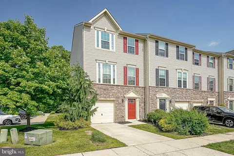 28 Tavern Ln, Sicklerville, NJ 08081