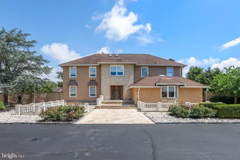 53 Kelly Driver Rd, Laurel Springs, NJ 08021
