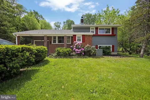 916 Bentley Rd, Lindenwold, NJ 08021