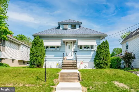 812 Bell Rd, Mount Ephraim, NJ 08059
