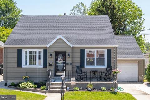2034 W High St, Haddon Heights, NJ 08035