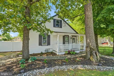 6 E 3rd Ave, Pine Hill, NJ 08021