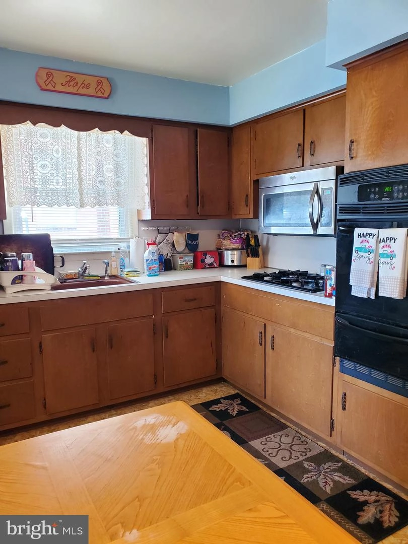 703 W Evesham Ave W, Magnolia, NJ 08049 photo 2