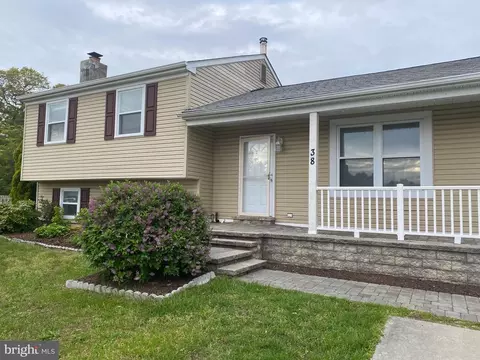 38 Mary Ellen Ln, Sicklerville, NJ 08081