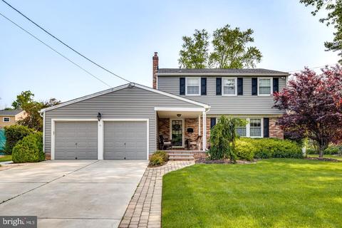 17 Latches Ln, Cherry Hill, NJ 08003
