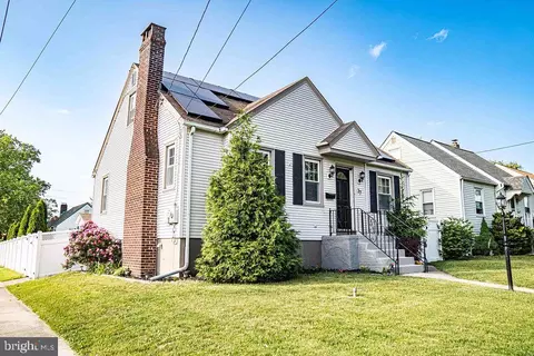 37 4th Ave, Mount Ephraim, NJ 08059