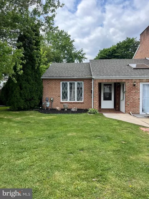 1701 Kingswood, Clementon, NJ 08021