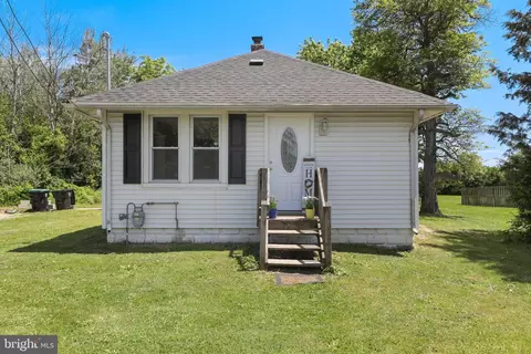 9 E Taunton Rd, Atco, NJ 08004