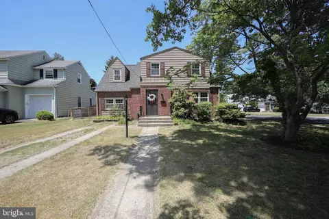 427 Bradford Ave, Westmont, NJ 08108