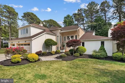 1 Bexley Ct, Voorhees, NJ 08043