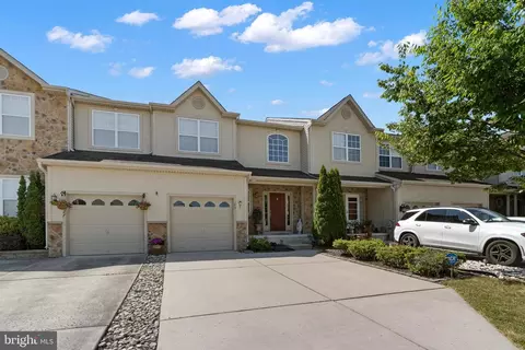 25 Glacier Dr, Berlin, NJ 08009