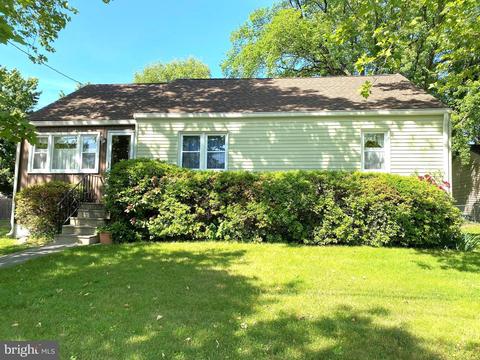 135 Hillcrest Ln, Blackwood, NJ 08012