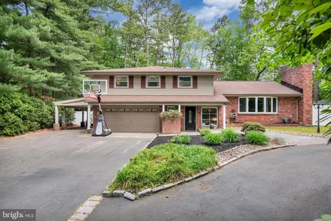14 Indian King Dr, Cherry Hill, NJ 08003