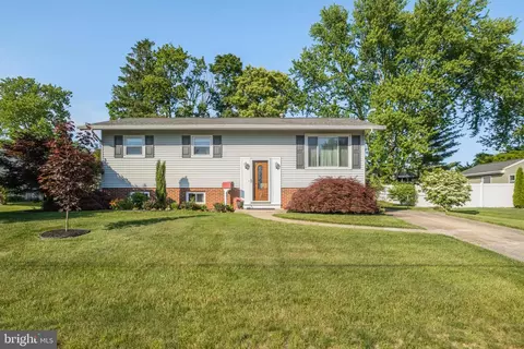6 Woodbridge Rd, Gibbsboro, NJ 08026